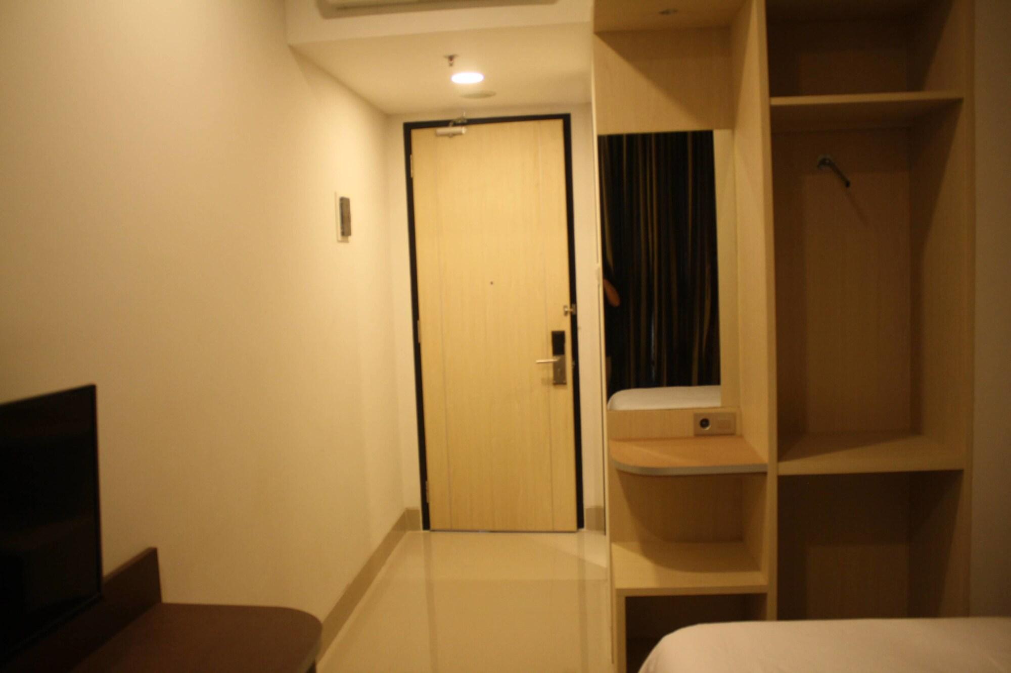 Sparks Odeon Sukabumi, Artotel Curated Exterior foto