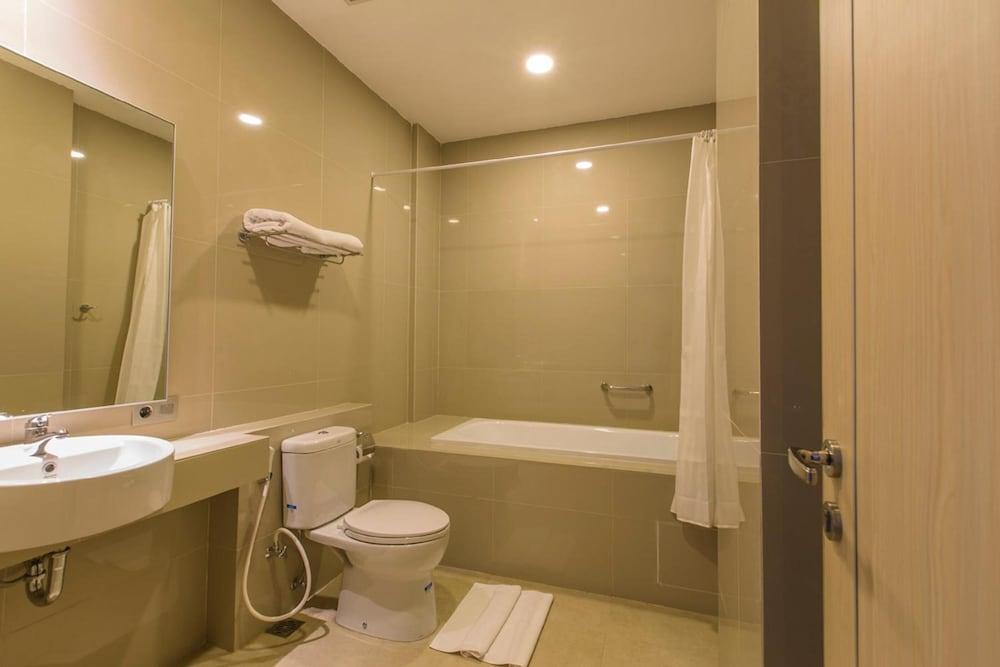 Sparks Odeon Sukabumi, Artotel Curated Exterior foto