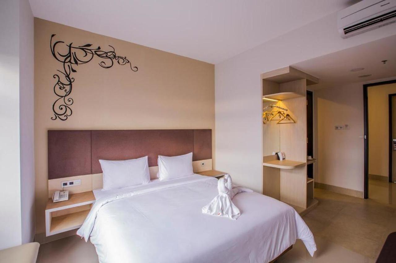 Sparks Odeon Sukabumi, Artotel Curated Exterior foto