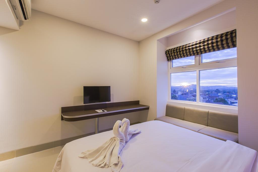 Sparks Odeon Sukabumi, Artotel Curated Exterior foto