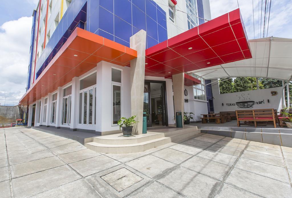 Sparks Odeon Sukabumi, Artotel Curated Exterior foto